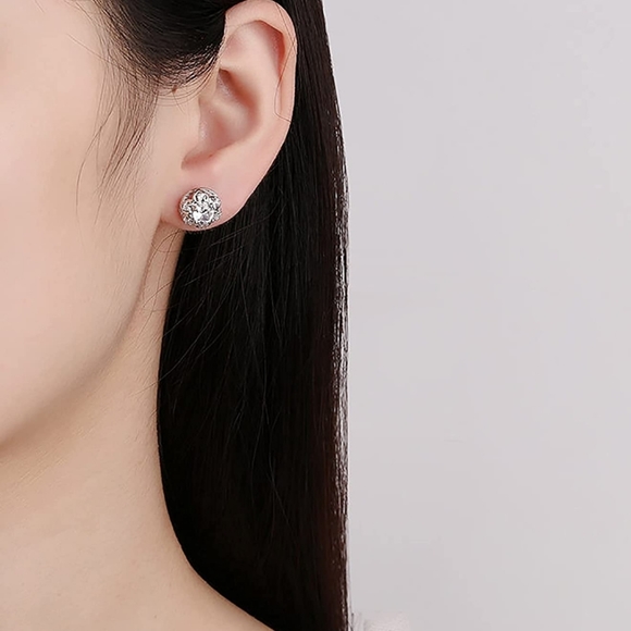 Sterling Silver 7 Crystal Stud Wreath/Floral Shape Stud Earrings - Picture 4 of 12